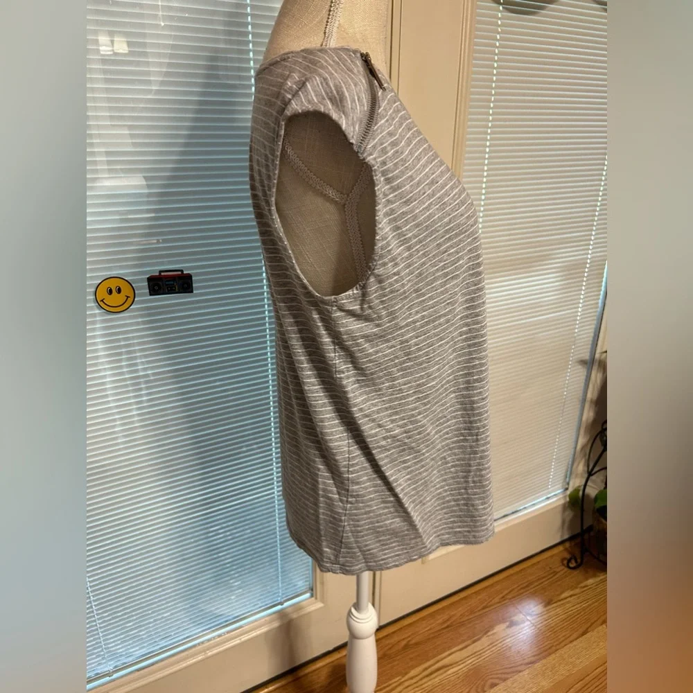 Blouse - Picture 3 of 5
